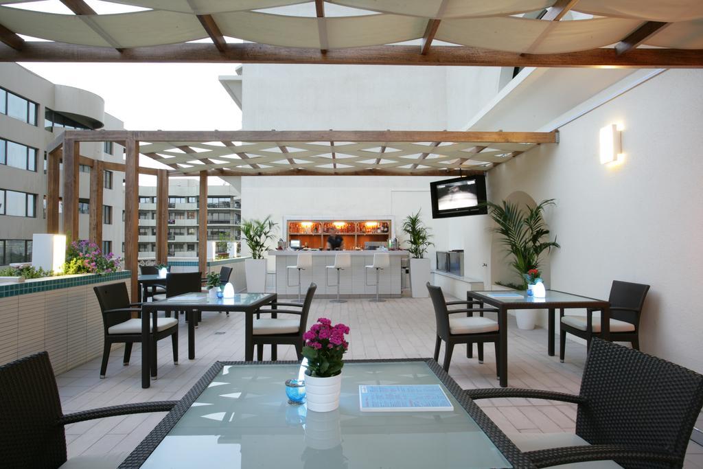 Ramada Dubai Hotel Exterior photo